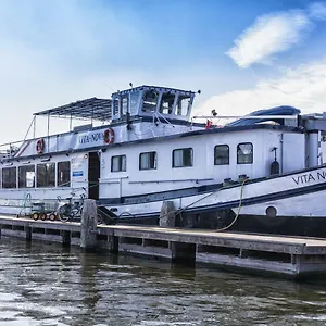 2* Båthotell Nova